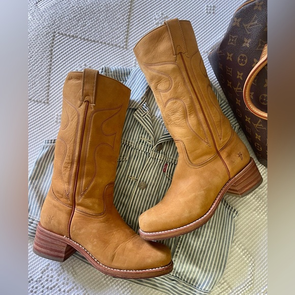 FRYE | Stitched Banana Campus Boots - Picture 2 of 8